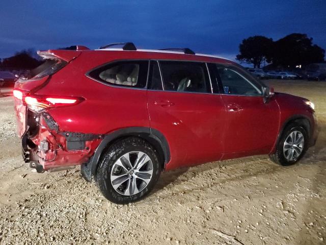 5TDGZRAH3NS125494 - 2022 TOYOTA HIGHLANDER XLE RED photo 3