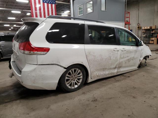 5TDYK3DC4DS307659 - 2013 TOYOTA SIENNA XLE WHITE photo 3