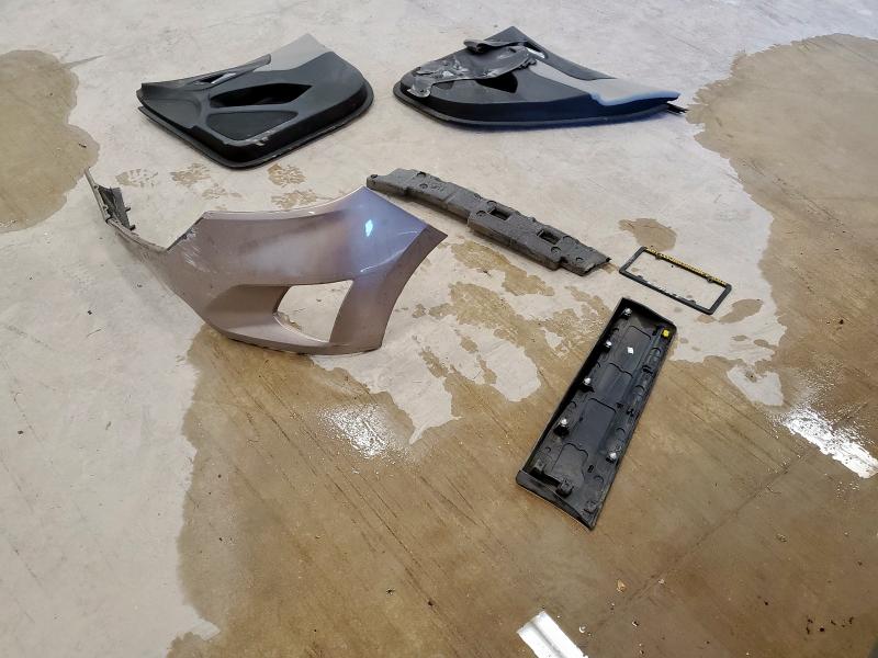 2GNAXHEV6J6343964 - 2018 CHEVROLET EQUINOX LS GOLD photo 13