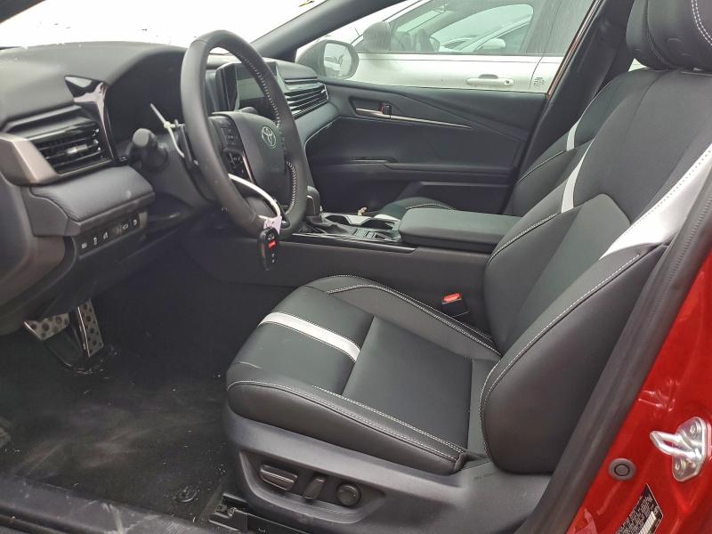 4T1DAACK7SU112688 - 2025 TOYOTA CAMRY XSE MAROON photo 7