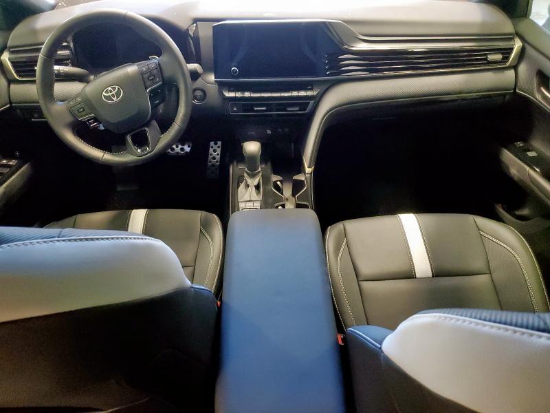 4T1DAACK7SU112688 - 2025 TOYOTA CAMRY XSE MAROON photo 8