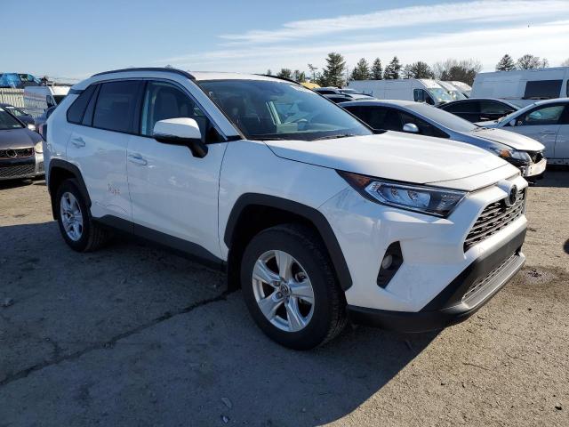 2T3P1RFV6MC205957 - 2021 TOYOTA RAV4 XLE WHITE photo 4