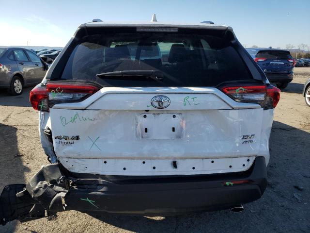 2T3P1RFV6MC205957 - 2021 TOYOTA RAV4 XLE WHITE photo 6