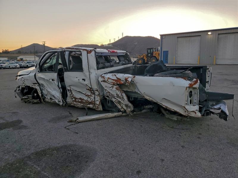 1C6RR7GM8HS696869 - 2017 RAM 1500 SLT WHITE photo 2