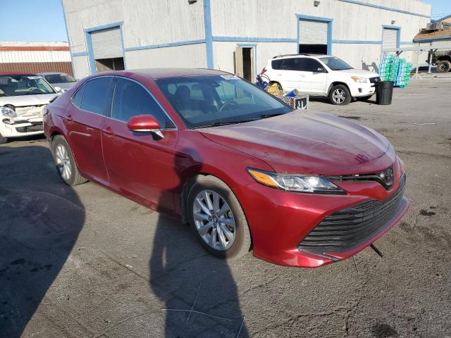 4T1B11HK4JU569215 - 2018 TOYOTA CAMRY L RED photo 4