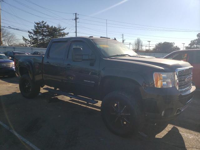 1GT120CG3BF165225 - 2011 GMC SIERRA K2500 SLE BLACK photo 4