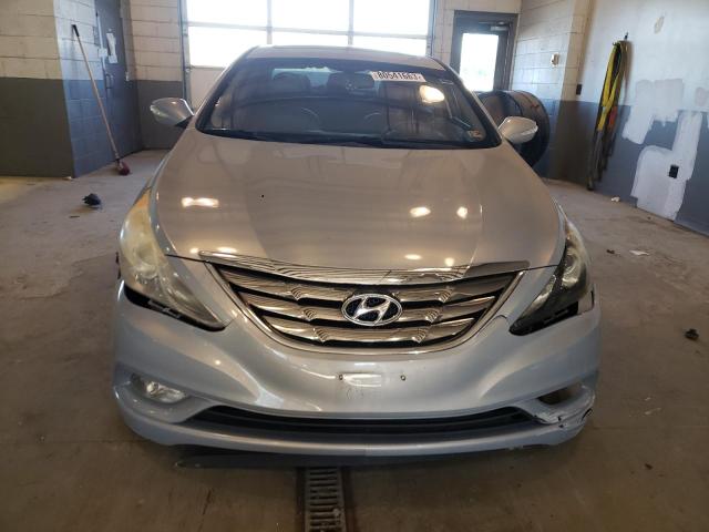 5NPEC4AC2DH631628 - 2013 HYUNDAI SONATA SE SILVER photo 5