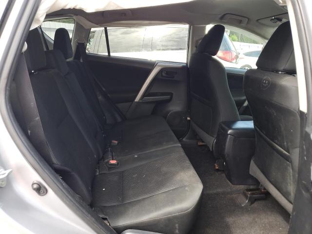 2T3ZFREVXJW470645 - 2018 TOYOTA RAV4 LE Argent photo 11