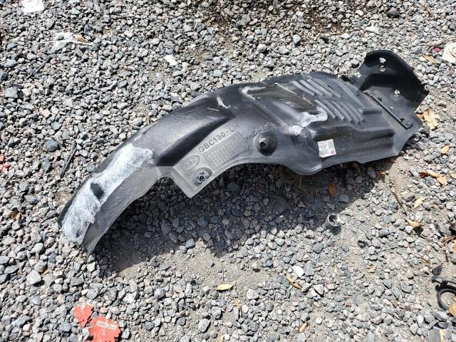 2T3ZFREVXJW470645 - 2018 TOYOTA RAV4 LE Argent photo 13