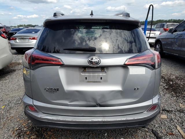 2T3ZFREVXJW470645 - 2018 TOYOTA RAV4 LE Argent photo 6