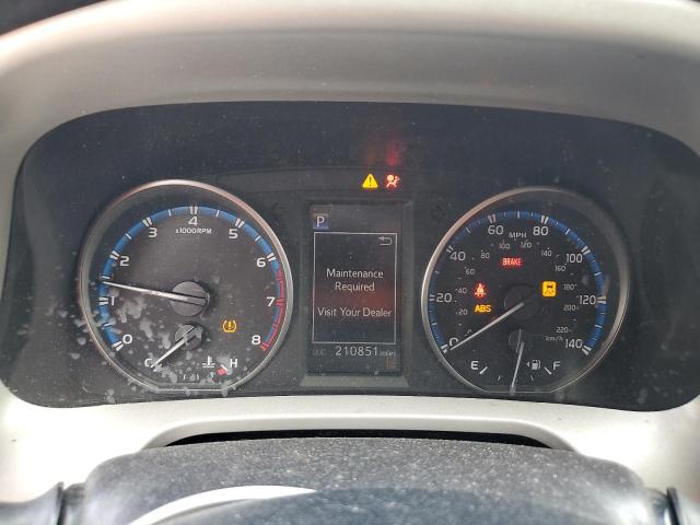 2T3ZFREVXJW470645 - 2018 TOYOTA RAV4 LE Argent photo 9