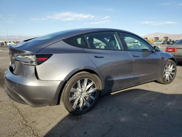 5YJ3E1EA7SF020935 - 2025 TESLA MODEL 3 ნაცრისფერი ფოტო 3