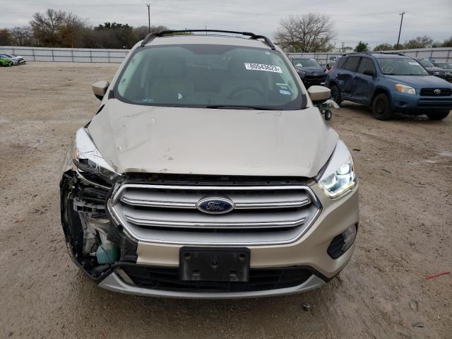 1FMCU9HD3JUD03969 - 2018 FORD ESCAPE SEL TAN photo 5