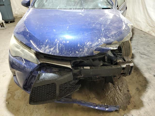 4T1BF1FK3GU567940 - 2016 TOYOTA CAMRY LE BLUE photo 11