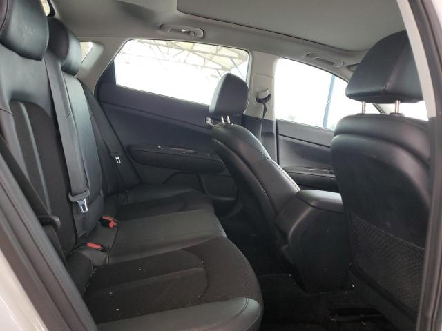 5XXGT4L36KG362998 - 2019 KIA OPTIMA LX Weiß Foto 10