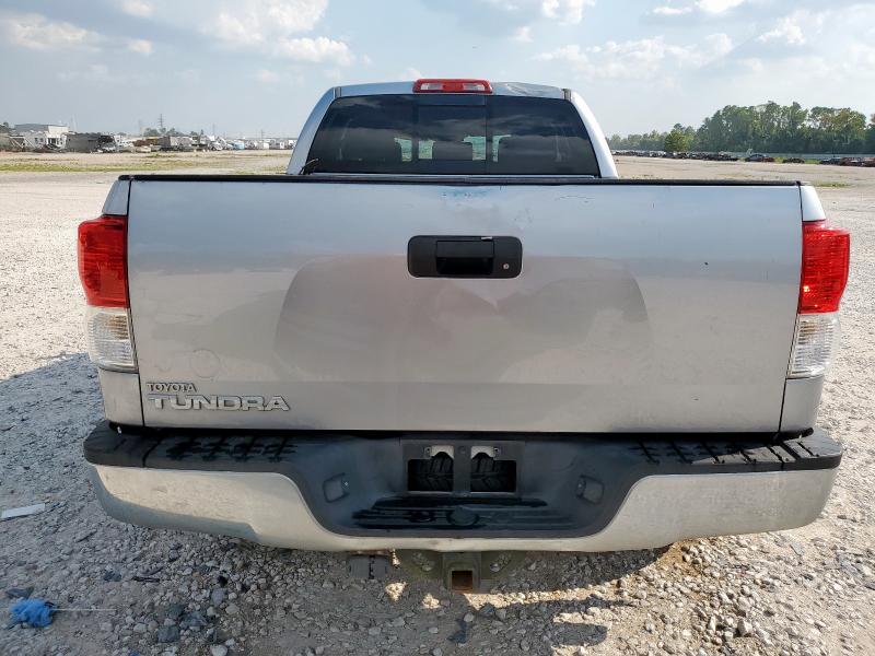 5TFRY5F1XAX089405 - 2010 TOYOTA TUNDRA DOUBLE CAB SR5 SILVER photo 6