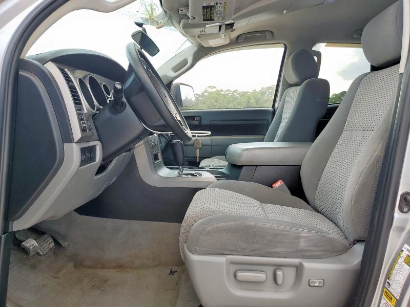 5TFRY5F1XAX089405 - 2010 TOYOTA TUNDRA DOUBLE CAB SR5 SILVER photo 7