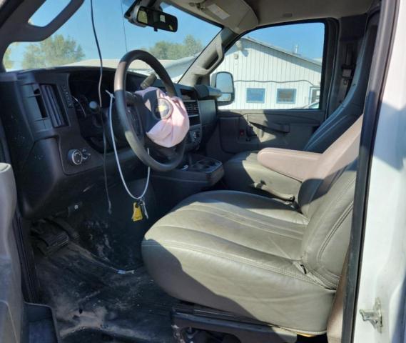 1GCWGAFP7K1347645 - 2019 CHEVROLET EXPRESS G2 WHITE photo 7