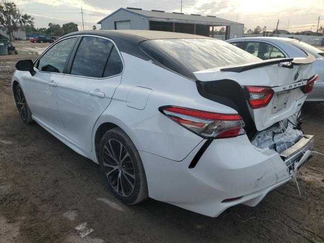 4T1B11HK6JU104936 - 2018 TOYOTA CAMRY L WHITE photo 2