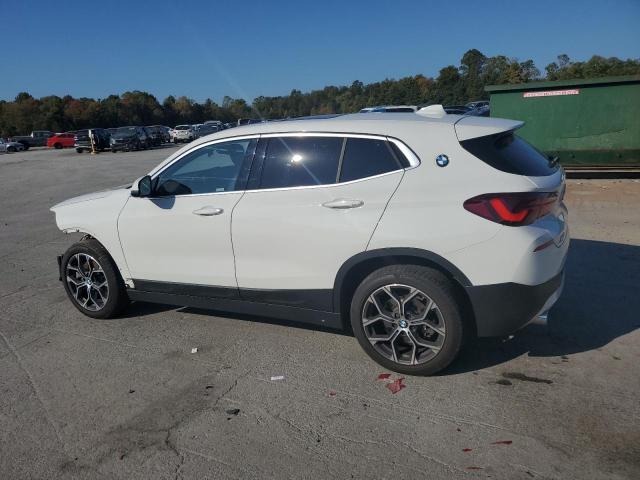 WBXYJ1C05P5V33981 - 2023 BMW X2 XDRIVE28I WHITE photo 2