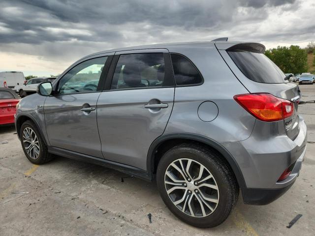 JA4AR3AU4JZ033555 - 2018 MITSUBISHI OUTLANDER ES Gri fotoğraf 2