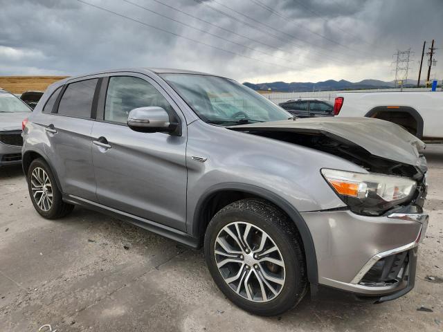 JA4AR3AU4JZ033555 - 2018 MITSUBISHI OUTLANDER ES Gri fotoğraf 4