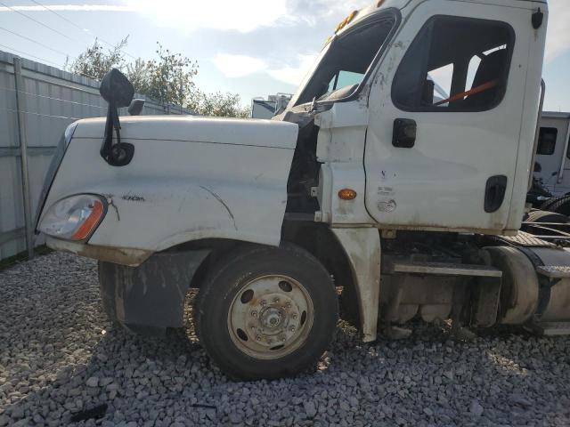 3AKJGEDV3FSGB2151 - 2015 FREIGHTLINER CASCADIA 1 WHITE photo 9
