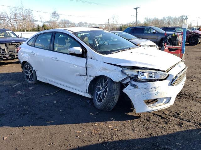 1FADP3F25FL258857 - 2015 FORD FOCUS SE WHITE photo 4