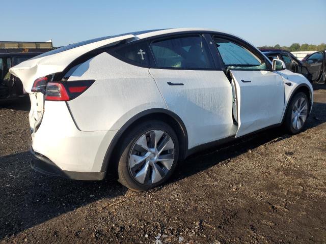 7SAYGDED6RF044698 - 2024 TESLA MODEL Y WHITE photo 3