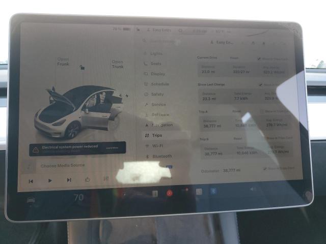 7SAYGDED6RF044698 - 2024 TESLA MODEL Y WHITE photo 9