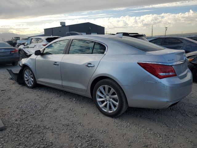 1G4GB5G38GF259294 - 2016 BUICK LACROSSE SILVER photo 2
