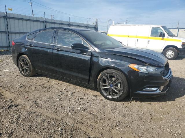 3FA6P0HDXJR229953 - 2018 FORD FUSION SE BLACK photo 4