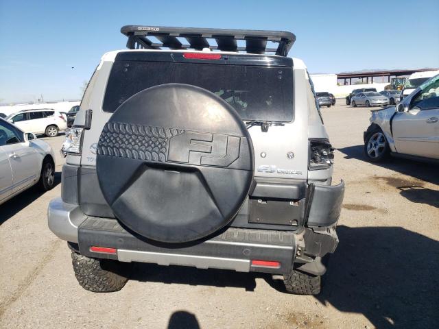 JTEBU4BF9EK187638 - 2014 TOYOTA FJ CRUISER SILVER photo 6