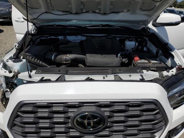 3TYCZ5AN5PT122472 - 2023 TOYOTA TACOMA DOUBLE CAB WHITE photo 11