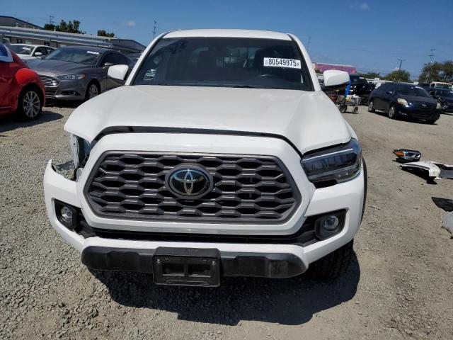 3TYCZ5AN5PT122472 - 2023 TOYOTA TACOMA DOUBLE CAB WHITE photo 5