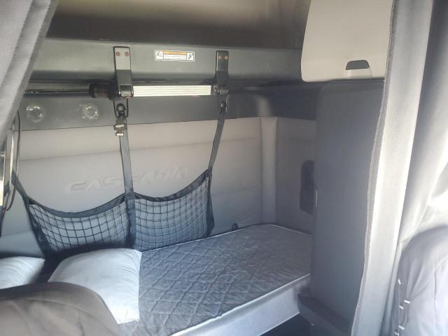 3AKJHHDRXJSKC6933 - 2018 FREIGHTLINER CASCADIA 1 Білий фото 6