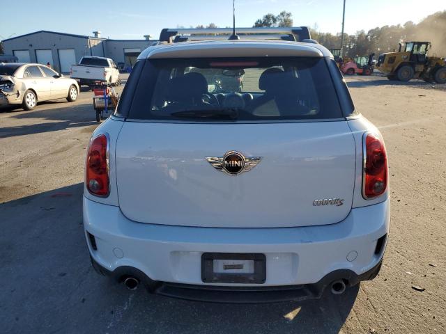 WMWZC3C50BWH98426 - 2011 MINI COOPER S COUNTRYMAN WHITE photo 6