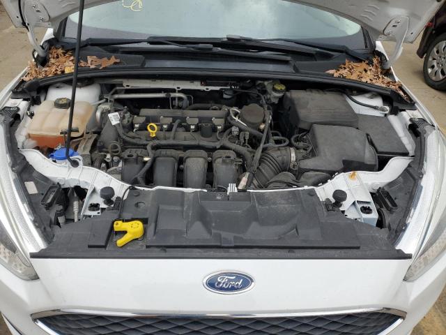 1FADP3F25FL292846 - 2015 FORD FOCUS SE WHITE photo 11