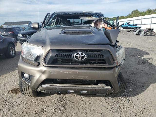 5TFLU4EN9FX116388 - 2015 TOYOTA TACOMA DOUBLE CAB BROWN photo 5