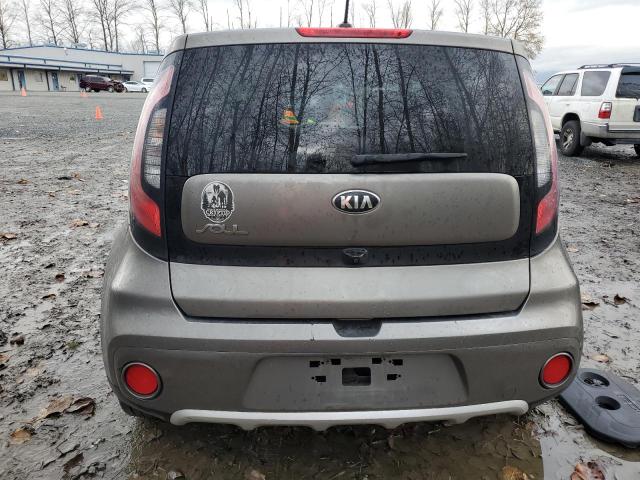 KNDJP3A57J7539929 - 2018 KIA SOUL + GRAY photo 6