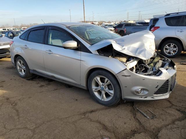 1FAHP3F20CL448837 - 2012 FORD FOCUS SE SILVER photo 4