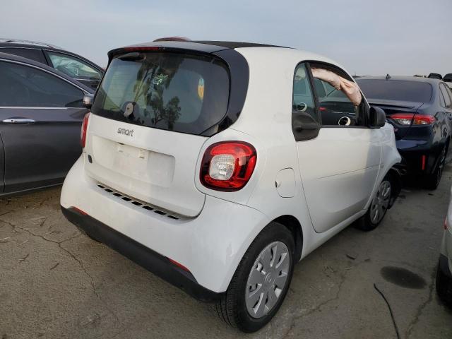 WMEFJ9BA1KK363286 - 2019 SMART FORTWO WHITE photo 3