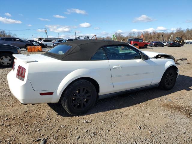 1ZVHT84N885206922 - 2008 FORD MUSTANG WHITE photo 3