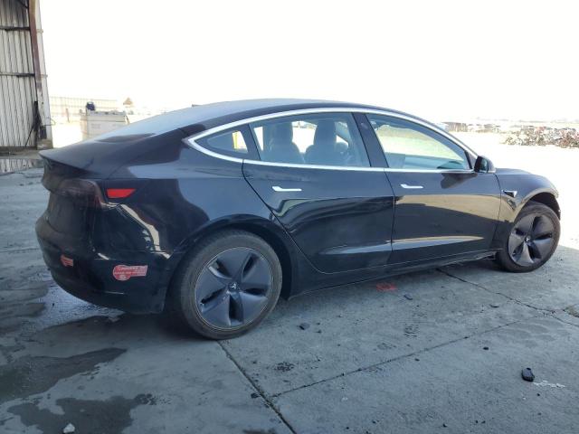 5YJ3E1EA4JF031308 - 2018 TESLA MODEL 3 შავი ფოტო 3