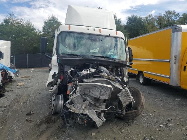 3AKBHSDV6NSNN8490 - 2022 FREIGHTLINER CASCADIA 1 WHITE photo 9