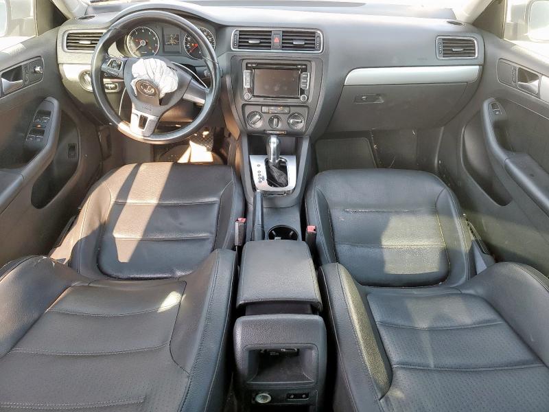 3VWDX7AJ0DM392751 - 2013 VOLKSWAGEN JETTA SE SILVER photo 8