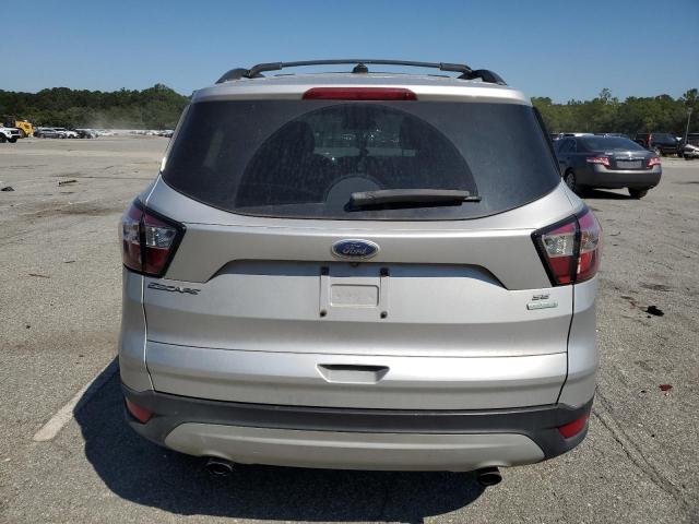 1FMCU0GD7JUD23137 - 2018 FORD ESCAPE SE Күміс фото 6