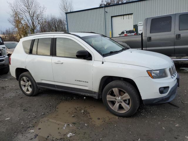 1C4NJCBAXGD615779 - 2016 JEEP COMPASS SPORT WHITE photo 4