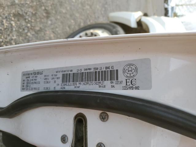 3C7WRNEL6LG119576 - 2020 RAM 5500 Білий фото 14