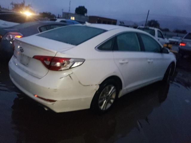 5NPE24AF8FH153196 - 2015 HYUNDAI SONATA SE WHITE photo 3